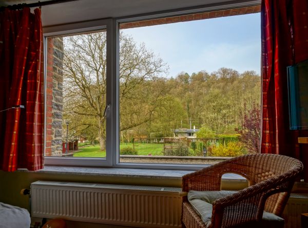 Cost of Fiberglass Window Repair in Lake Worth